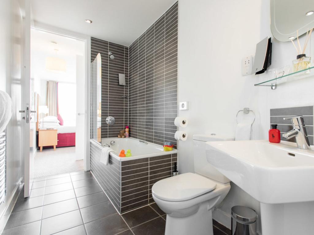Premier Suites Liverpool Exteriör bild