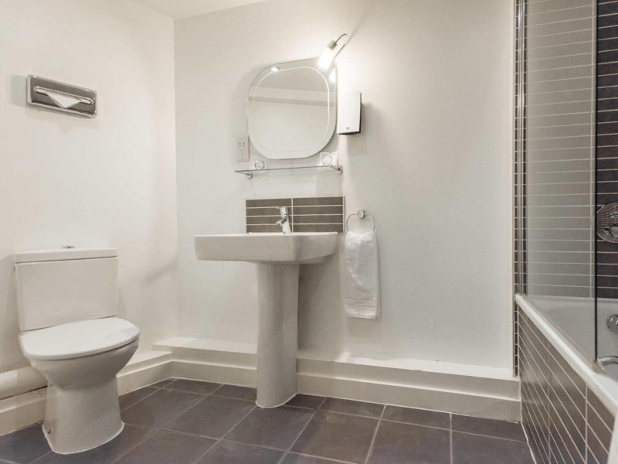 Premier Suites Liverpool Exteriör bild